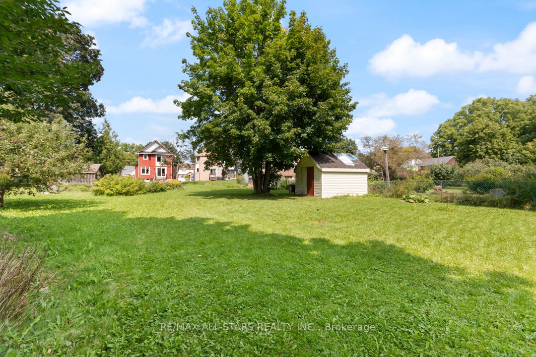 392 Andrew St