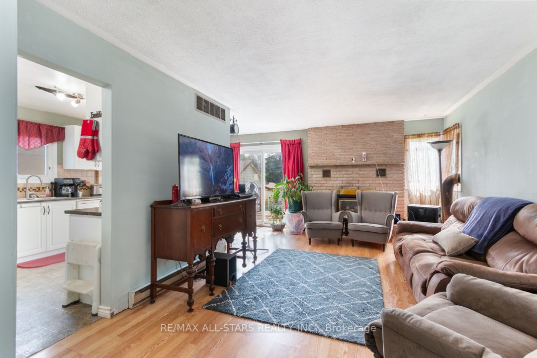 392 Andrew St