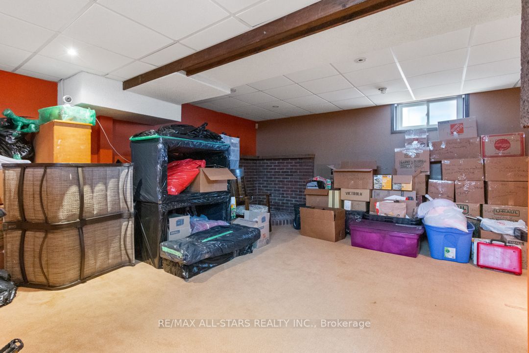392 Andrew St