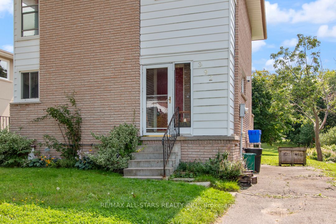 392 Andrew St