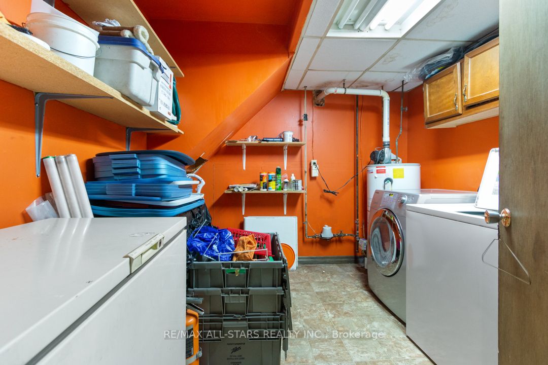 392 Andrew St
