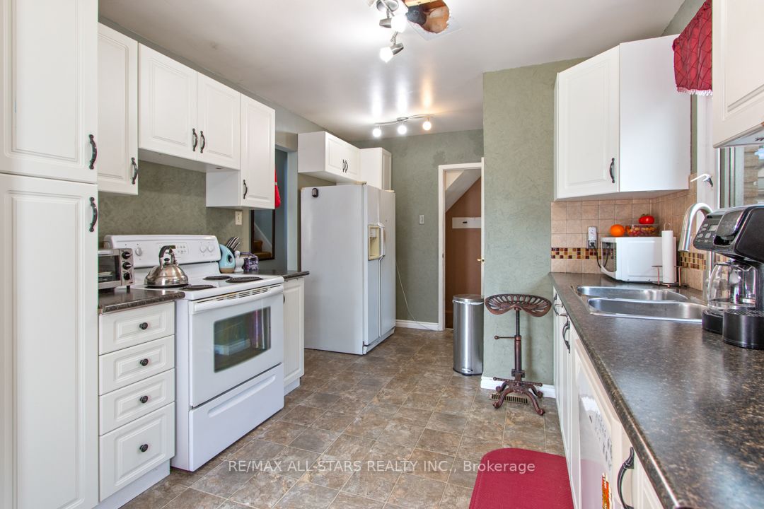 392 Andrew St