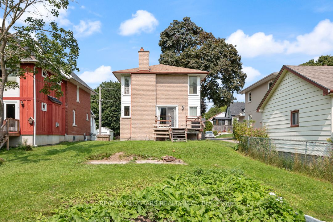 392 Andrew St