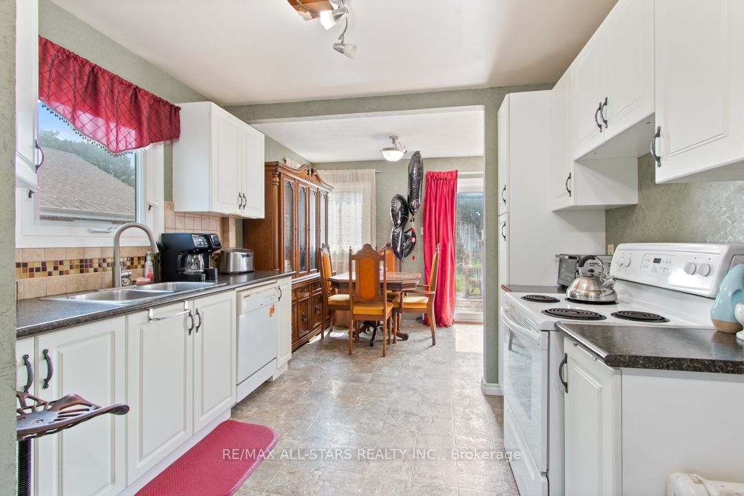 392 Andrew St