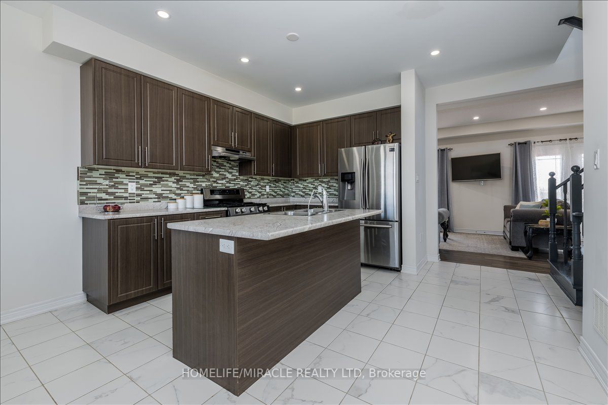 12 Janes Cres