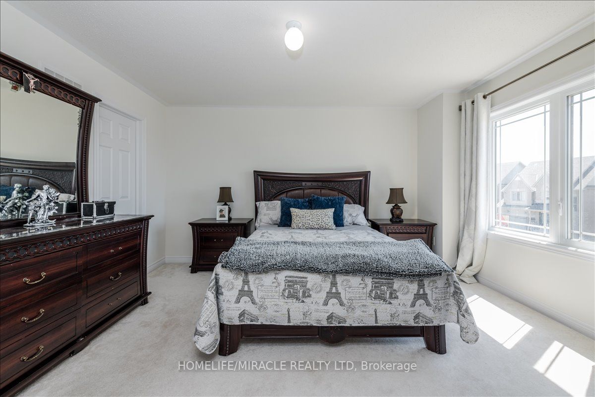 12 Janes Cres