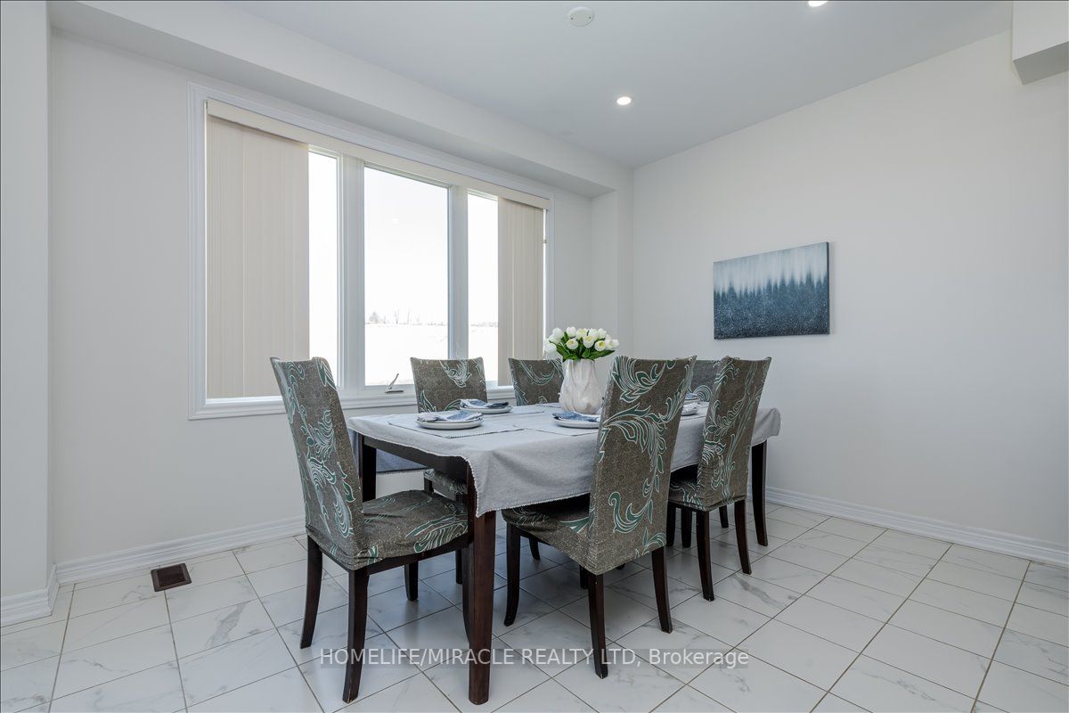 12 Janes Cres