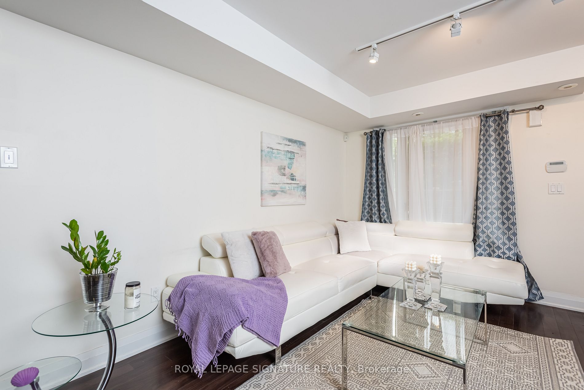 318 John St, #115
