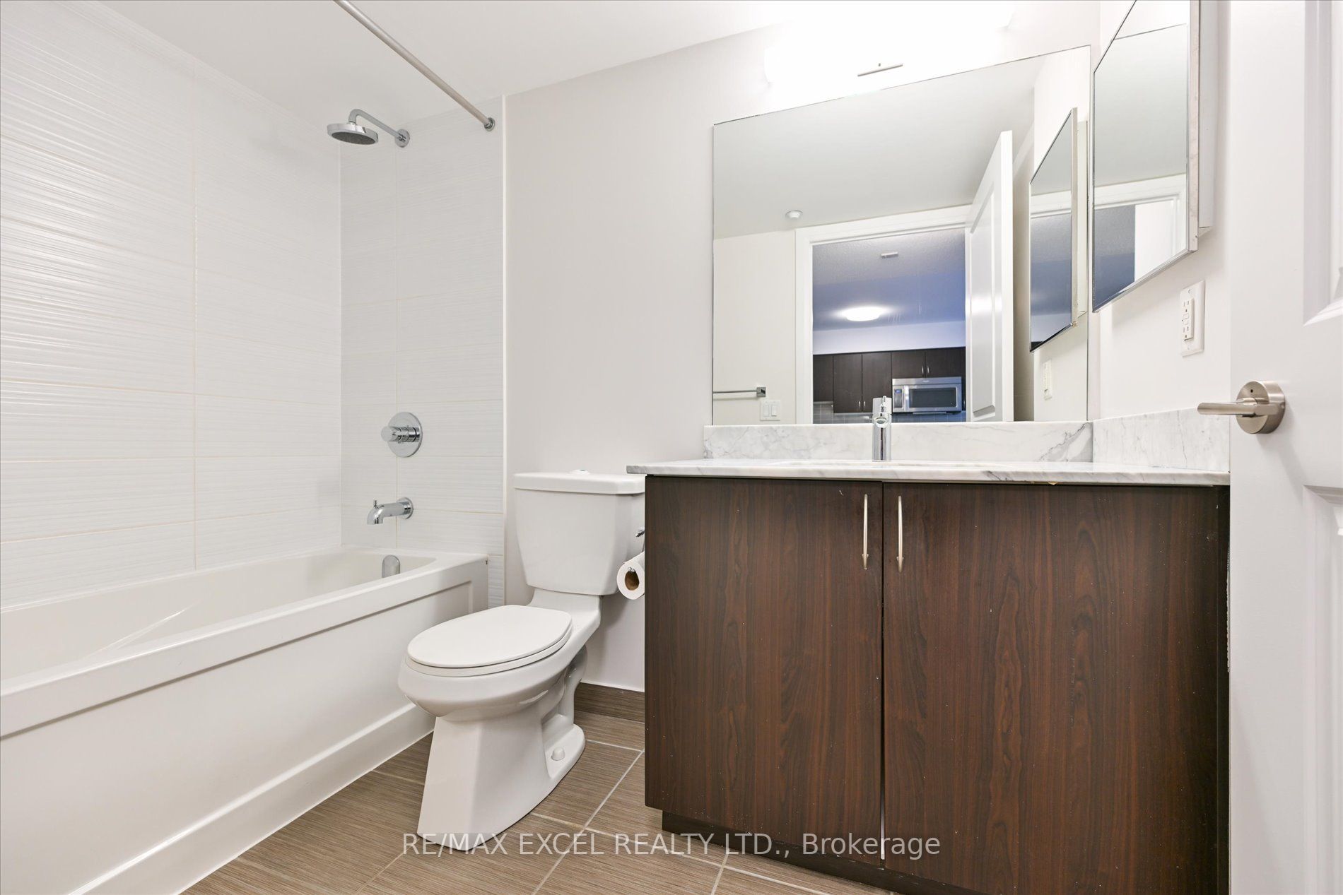 376 Highway 7 E, #910