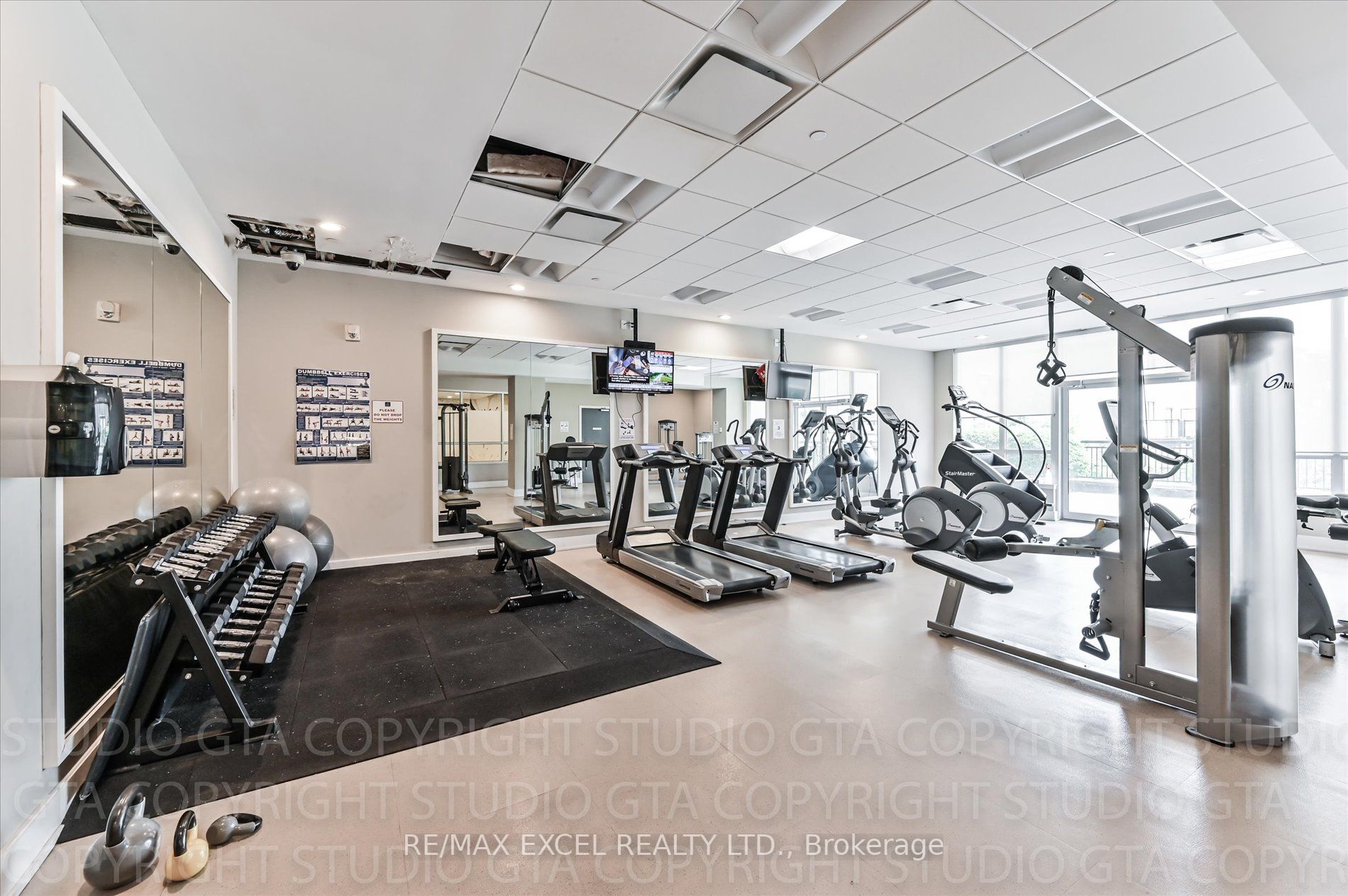 376 Highway 7 E, #910