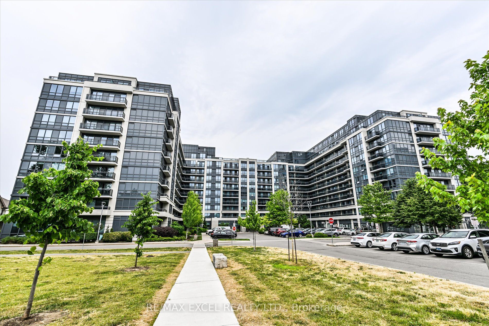 376 Highway 7 E, #910