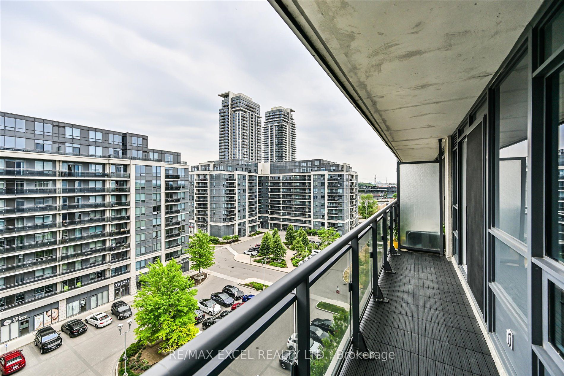 376 Highway 7 E, #910
