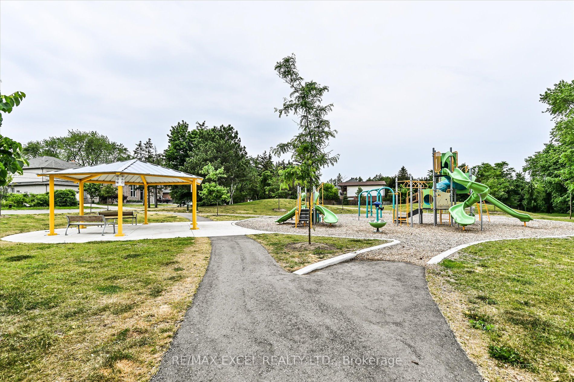 376 Highway 7 E, #910