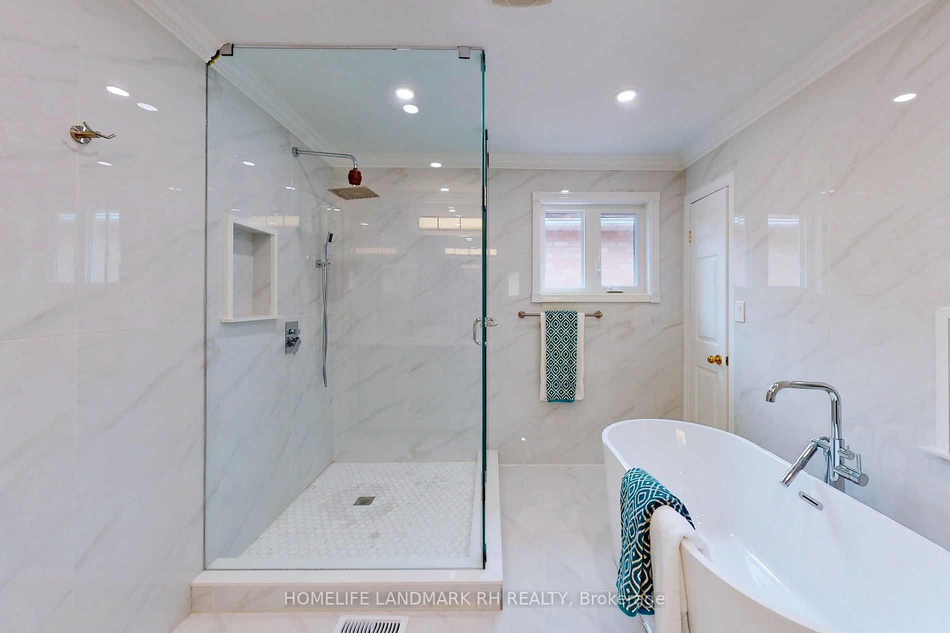 30 Miriam Cres