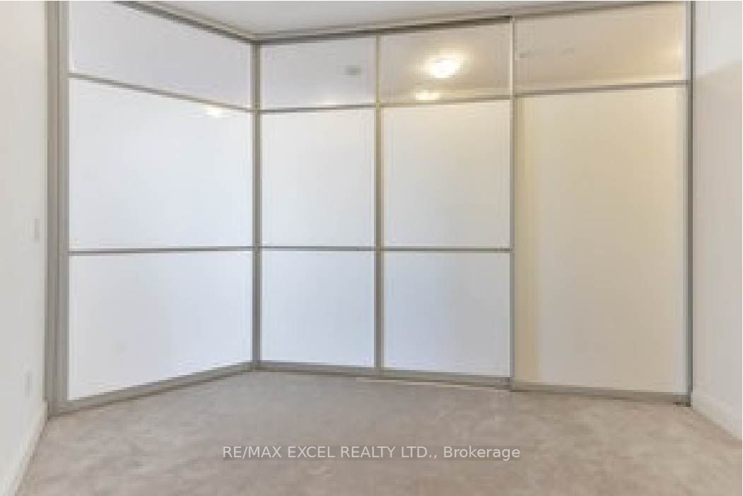 540 Bur Oak Avenue, #733