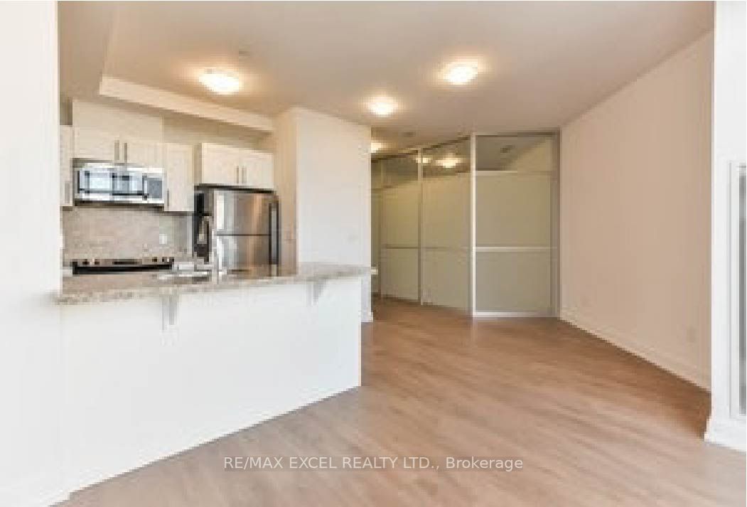 540 Bur Oak Avenue, #733