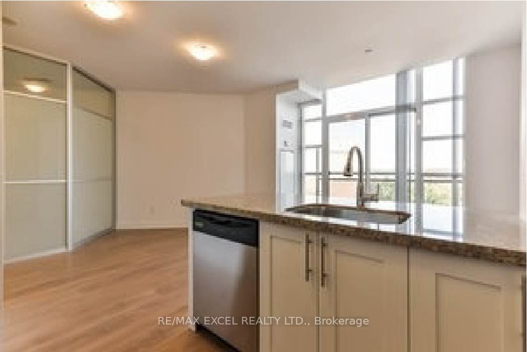 540 Bur Oak Avenue, #733