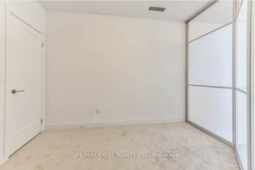 540 Bur Oak Avenue, #733