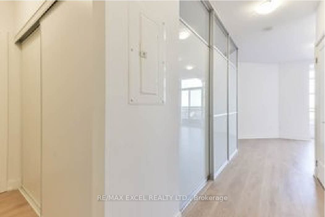 540 Bur Oak Avenue, #733