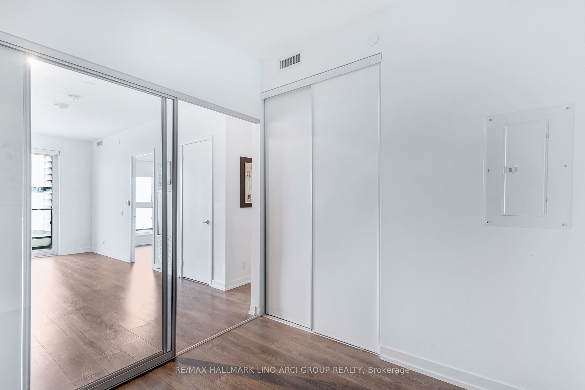 950 Portage Pkwy, #3905