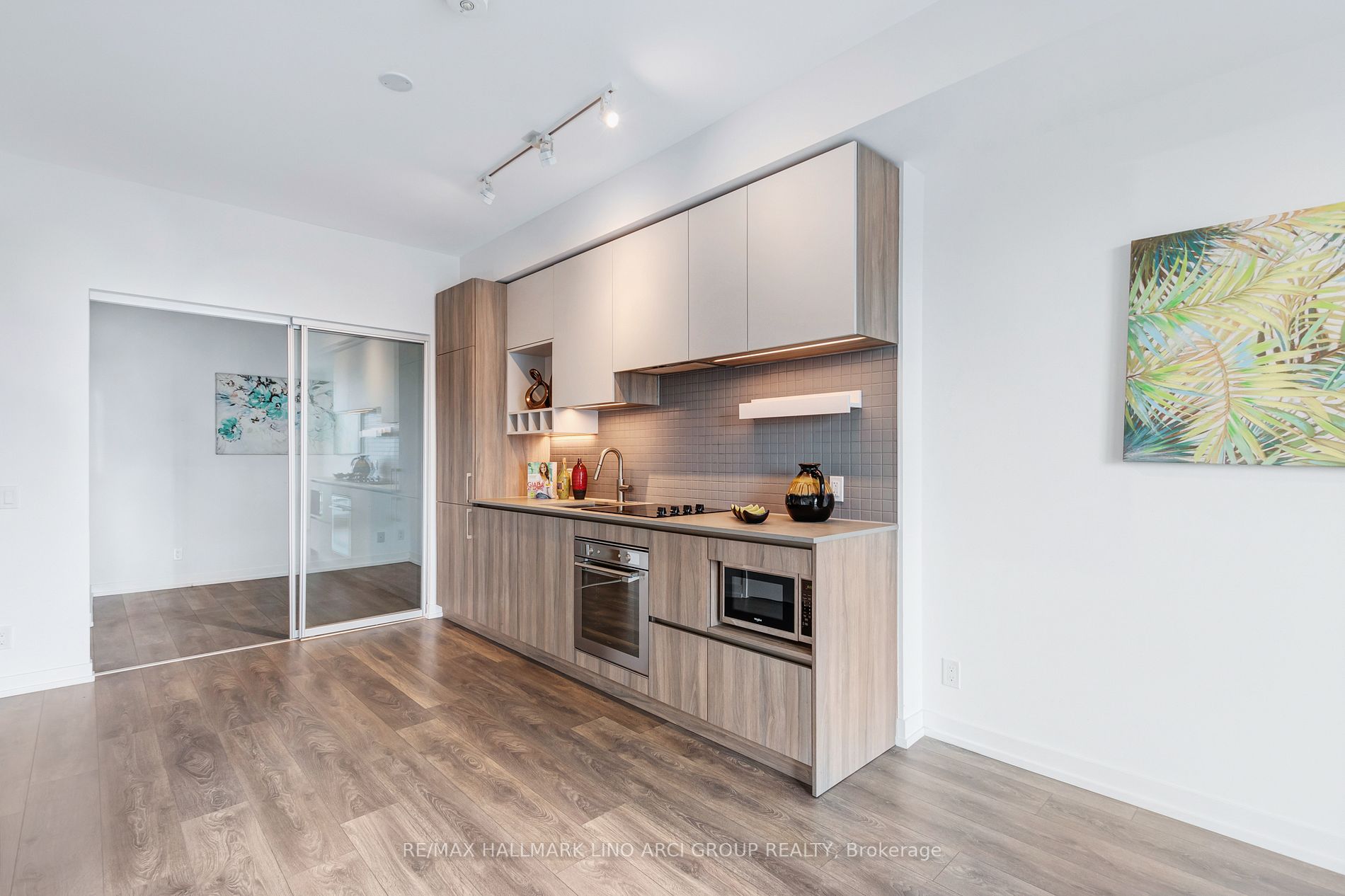 950 Portage Pkwy, #3905