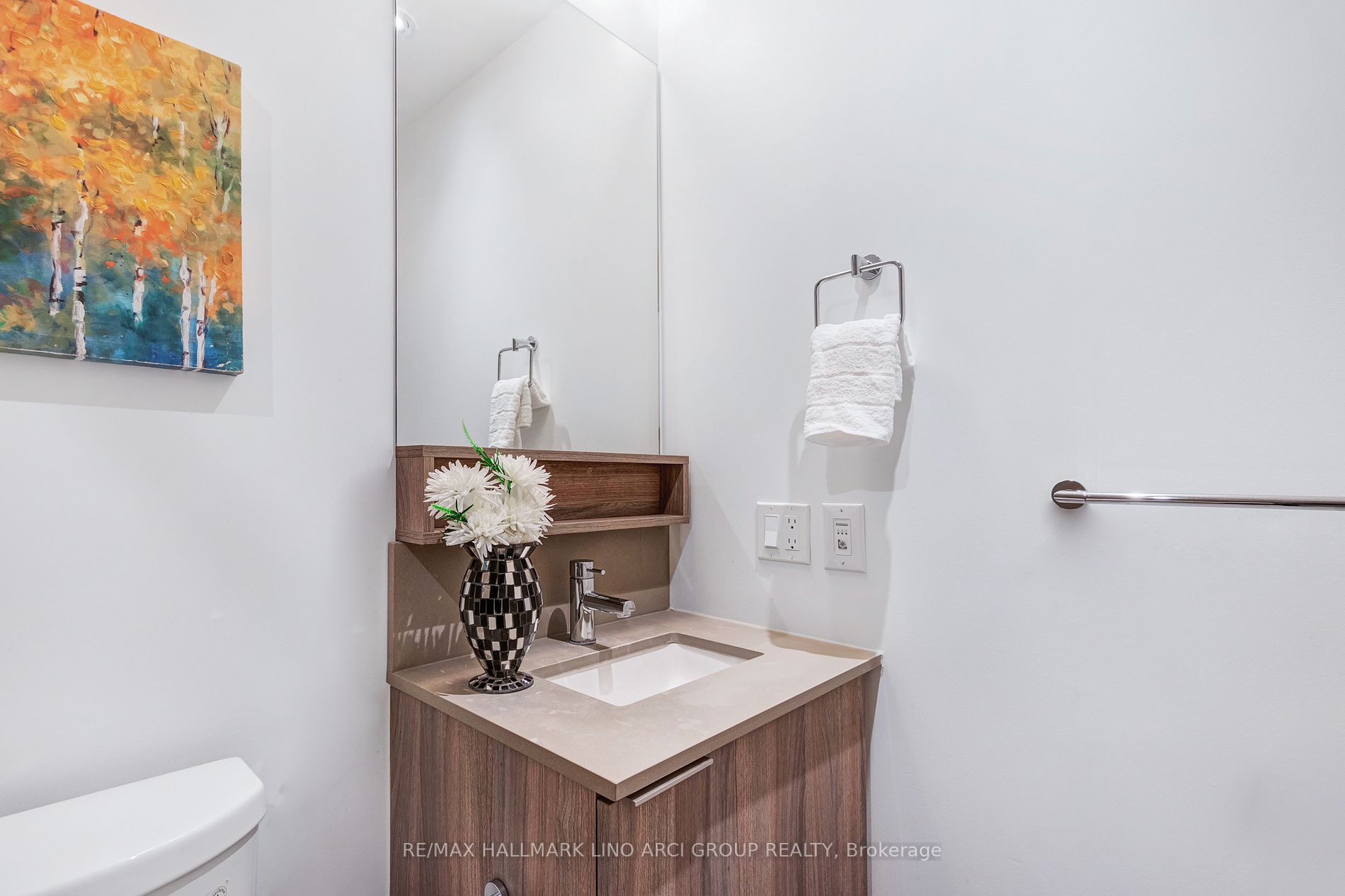 950 Portage Pkwy, #3905