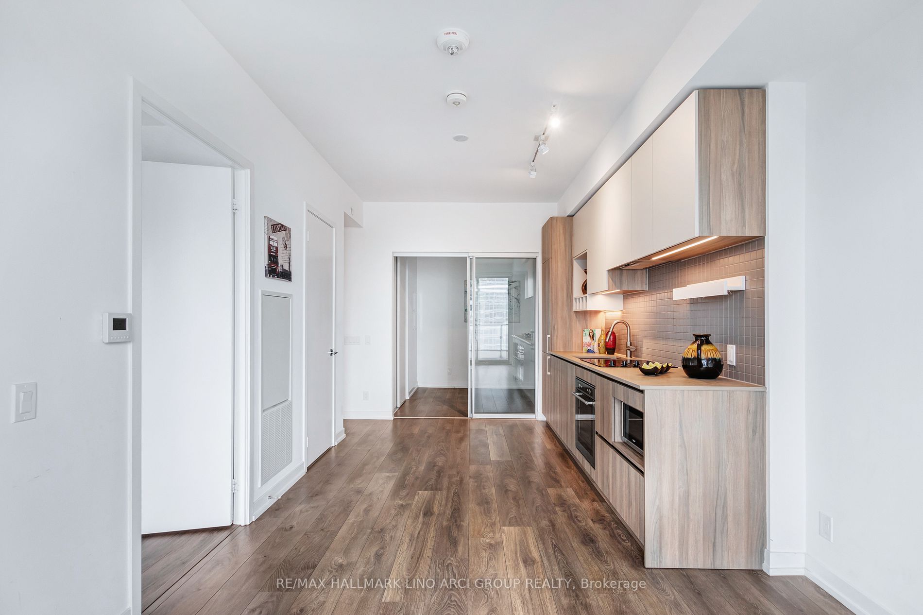 950 Portage Pkwy, #3905