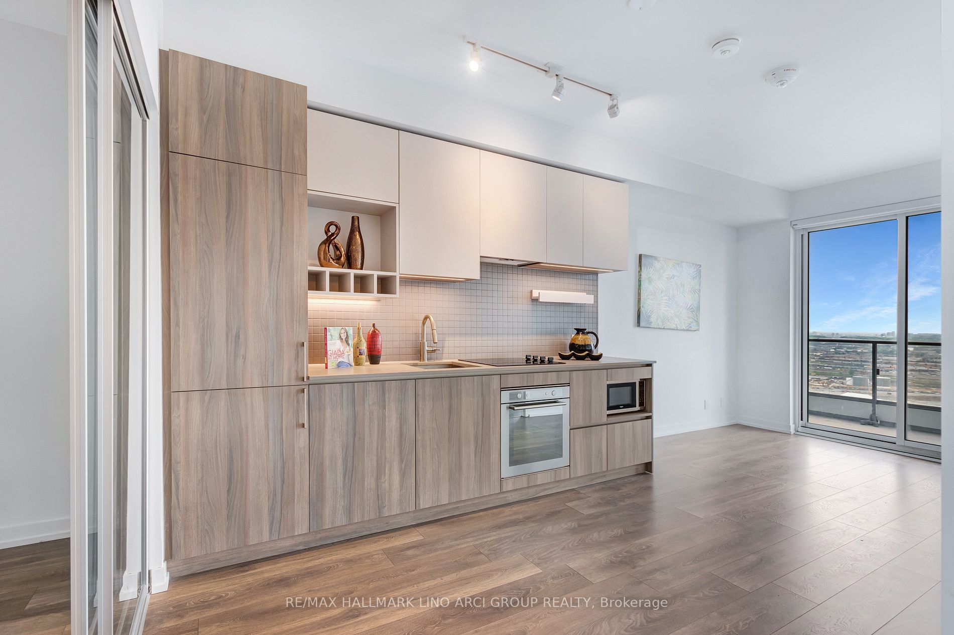 950 Portage Pkwy, #3905