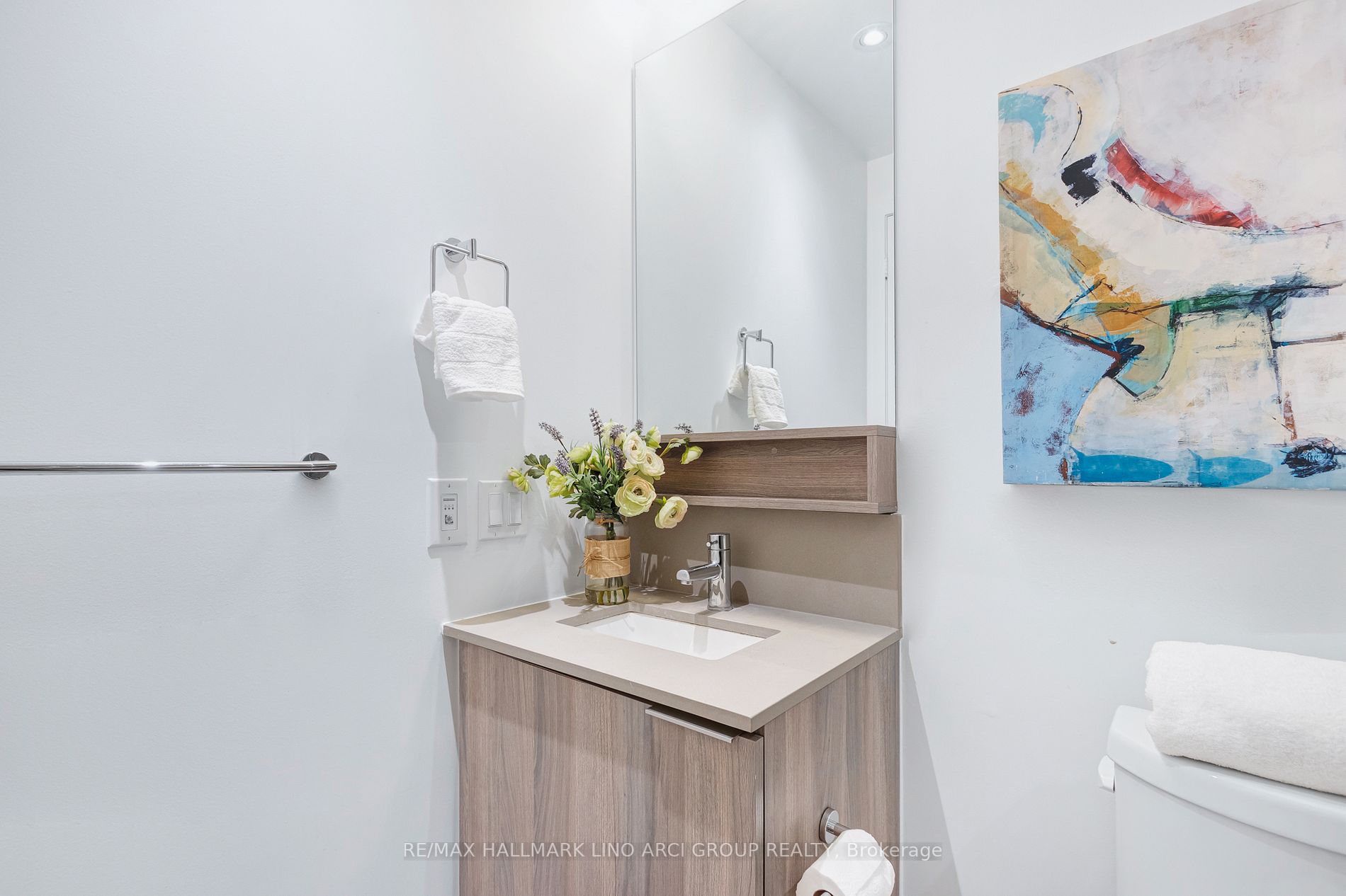 950 Portage Pkwy, #3905
