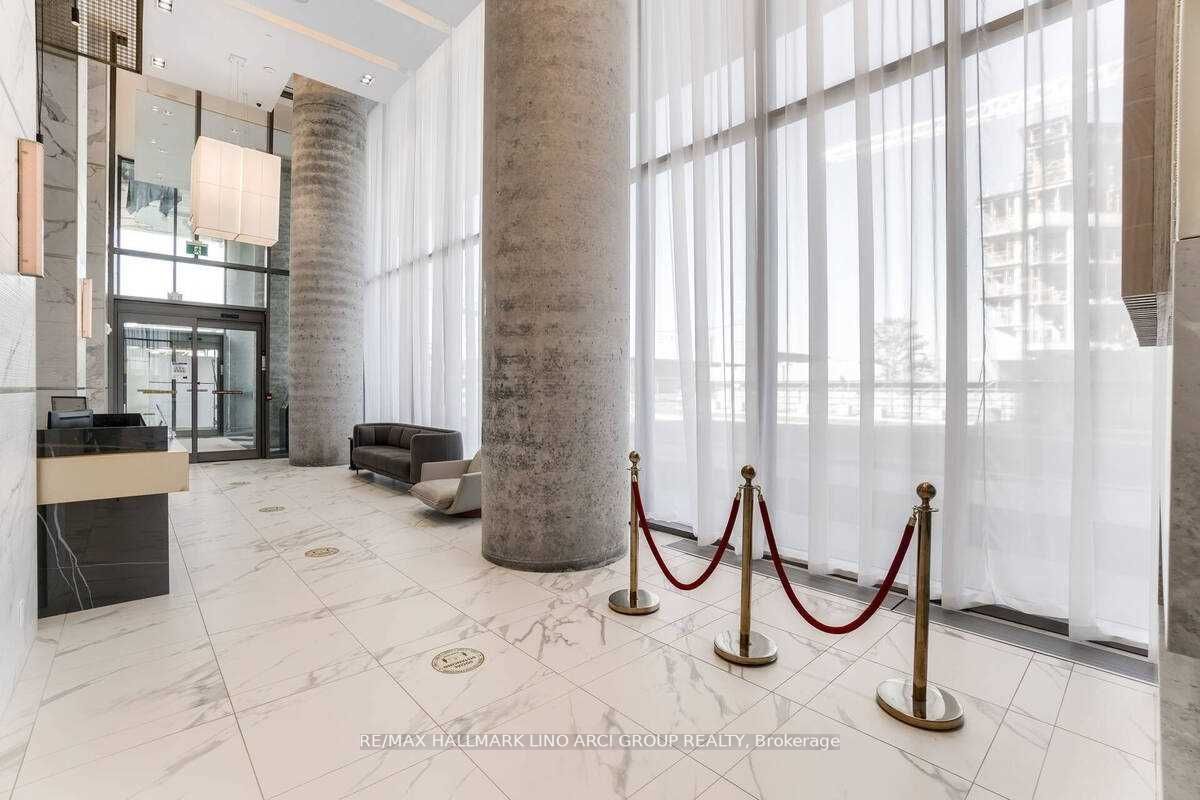 950 Portage Pkwy, #3905