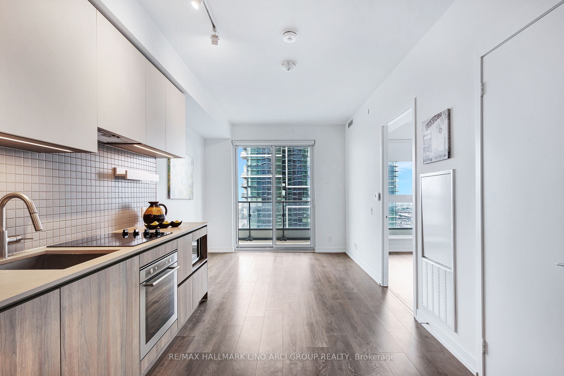 950 Portage Pkwy, #3905