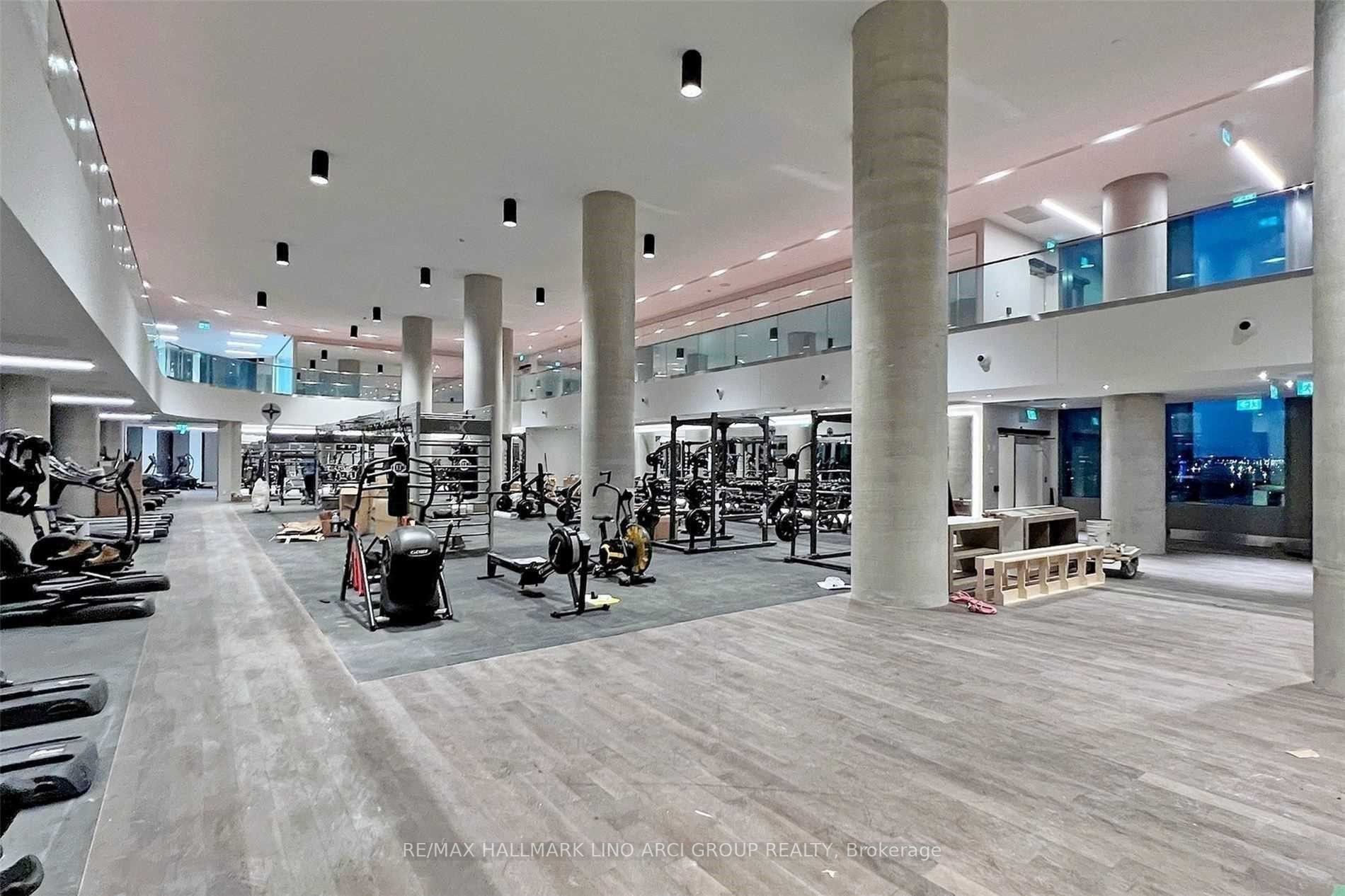 950 Portage Pkwy, #3905