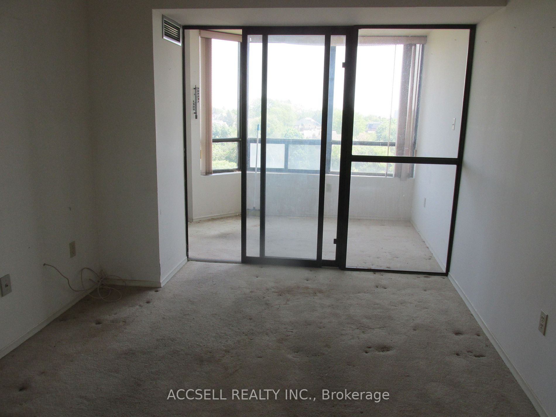 7460 Bathurst St, #706