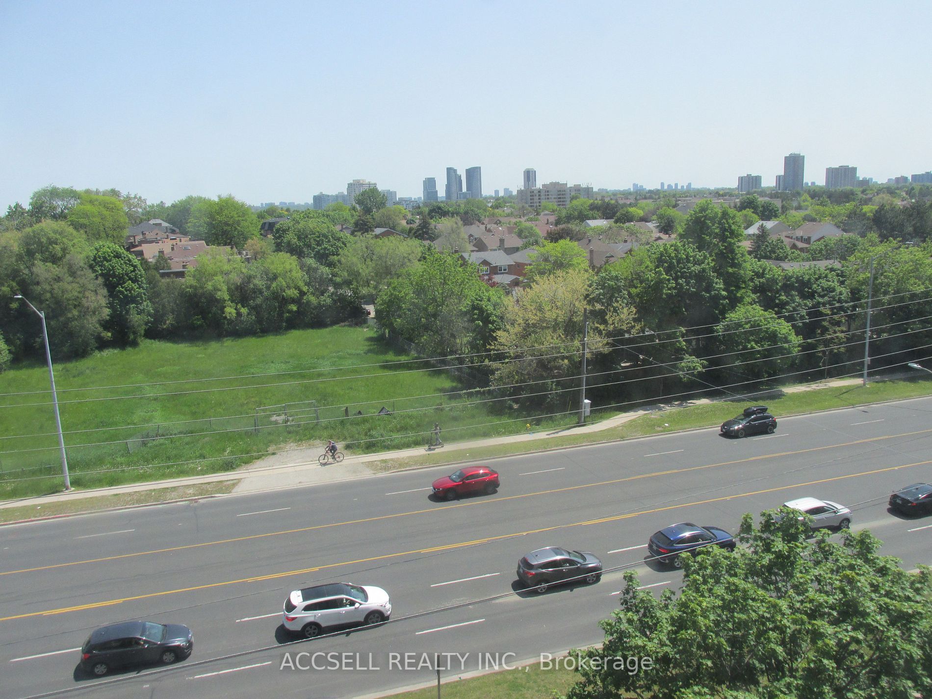 7460 Bathurst St, #706