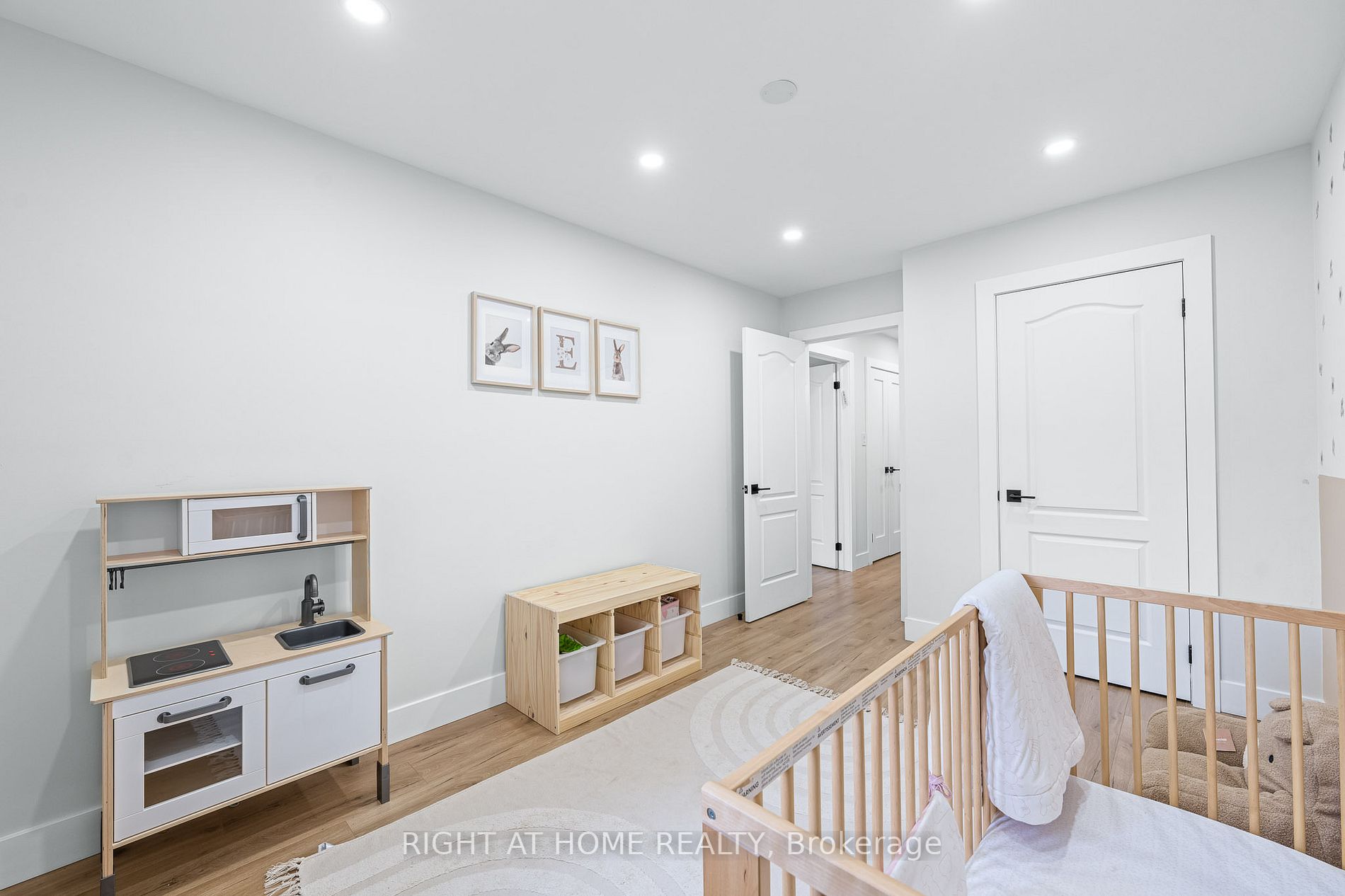 8777 Dufferin Street, #13