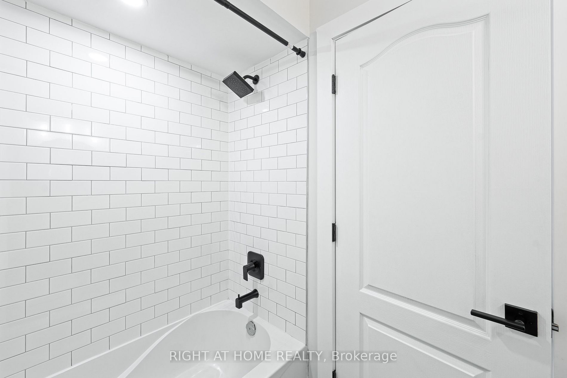 8777 Dufferin Street, #13