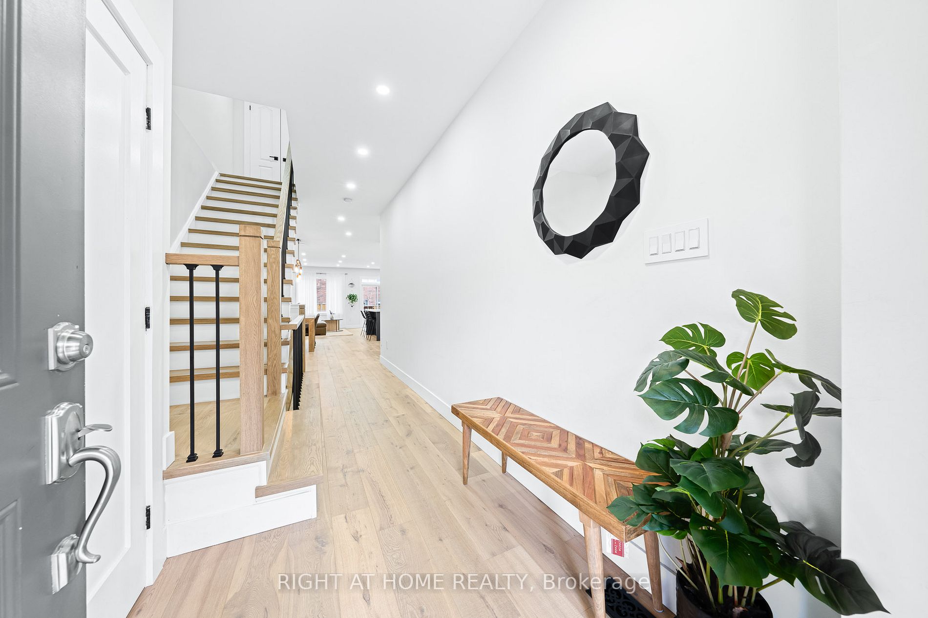 8777 Dufferin Street, #13