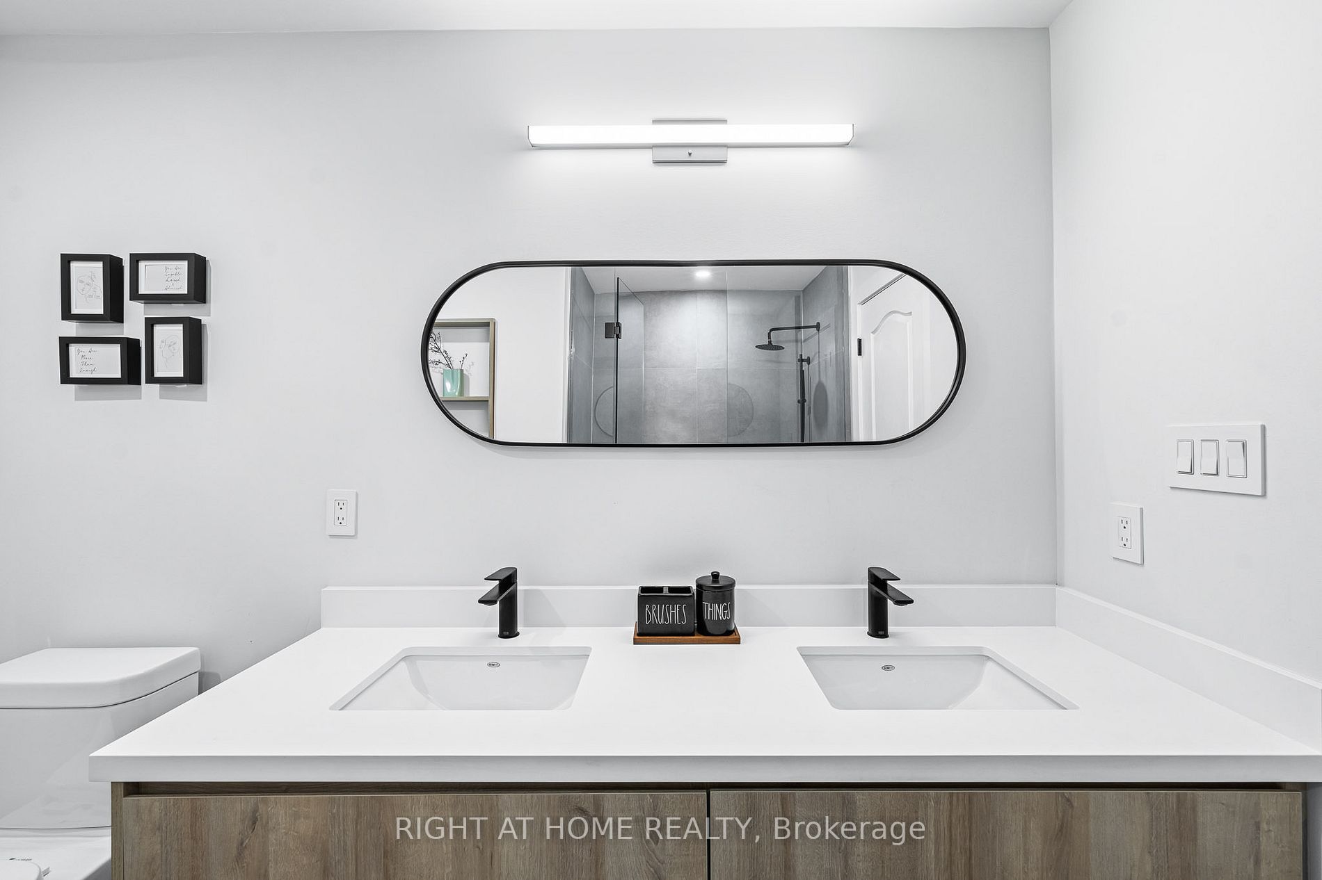 8777 Dufferin Street, #13