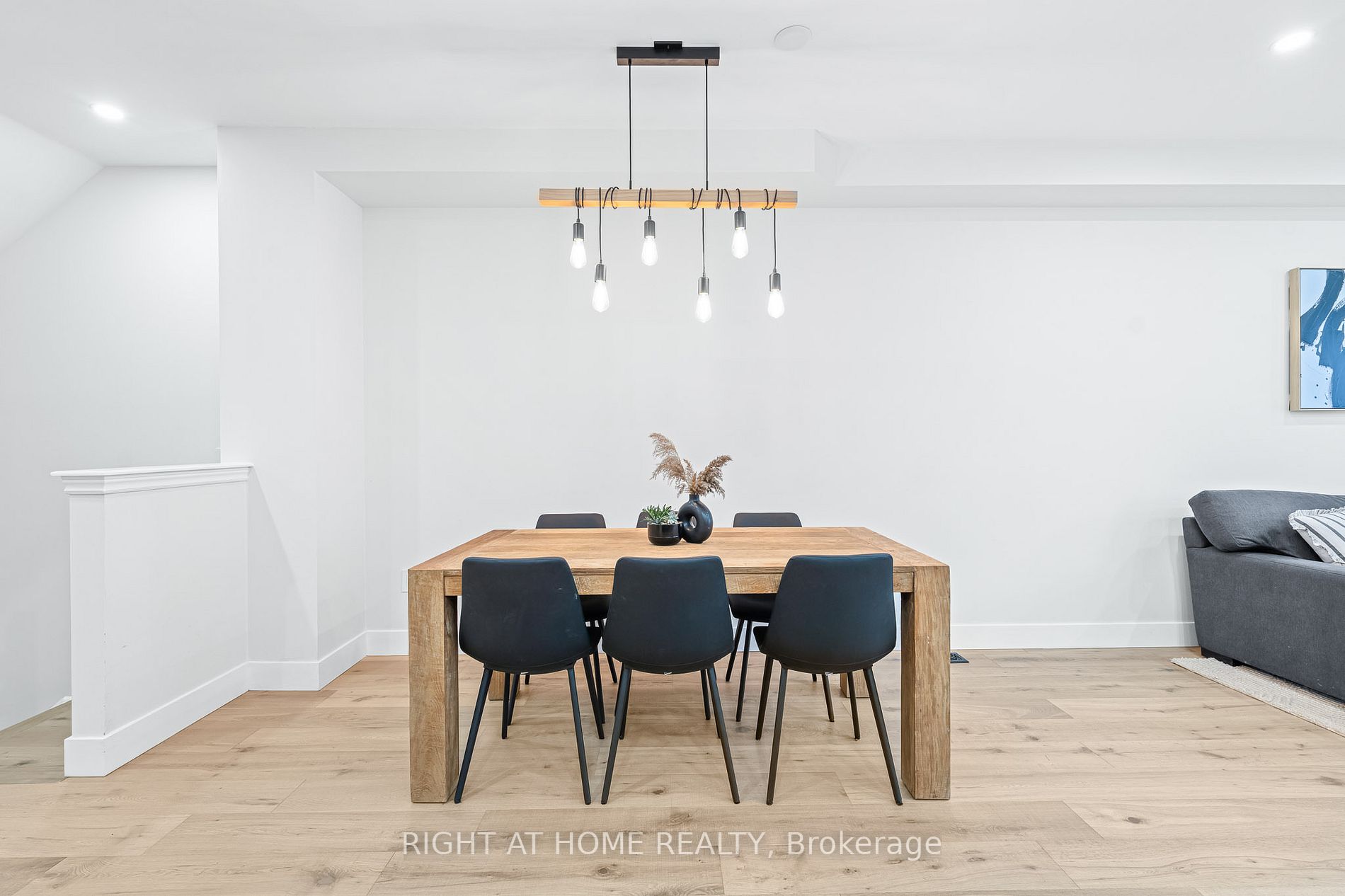 8777 Dufferin Street, #13