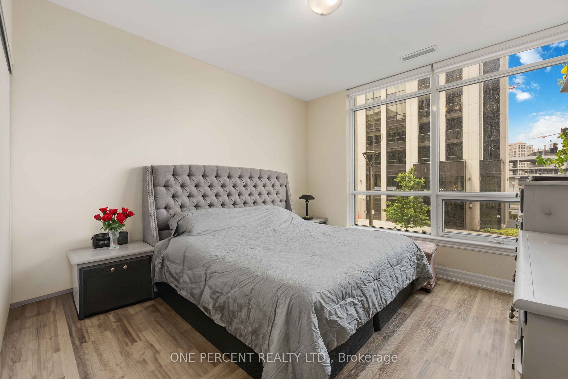 9075 Jane Street, #201