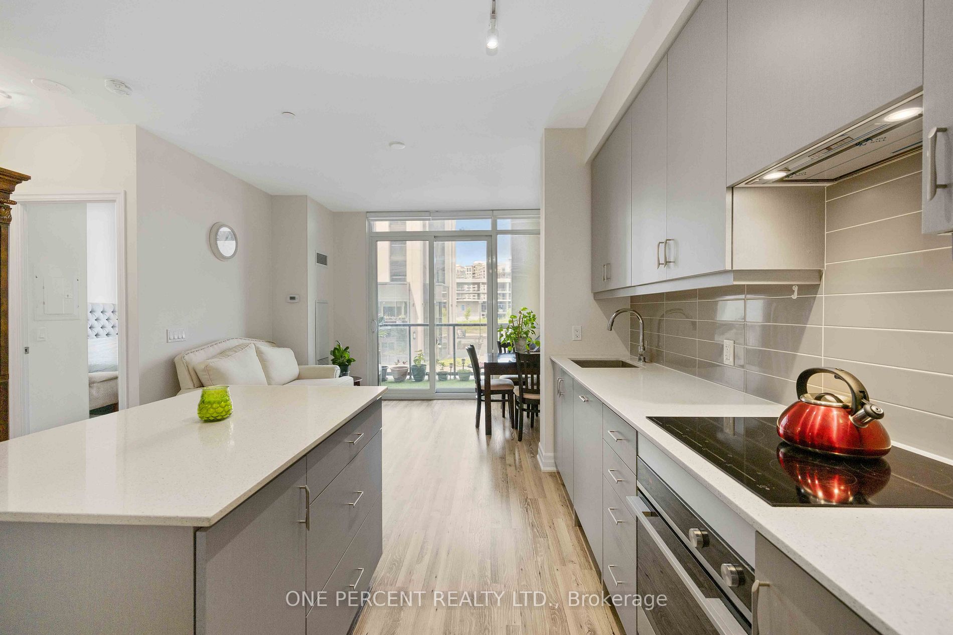 9075 Jane Street, #201