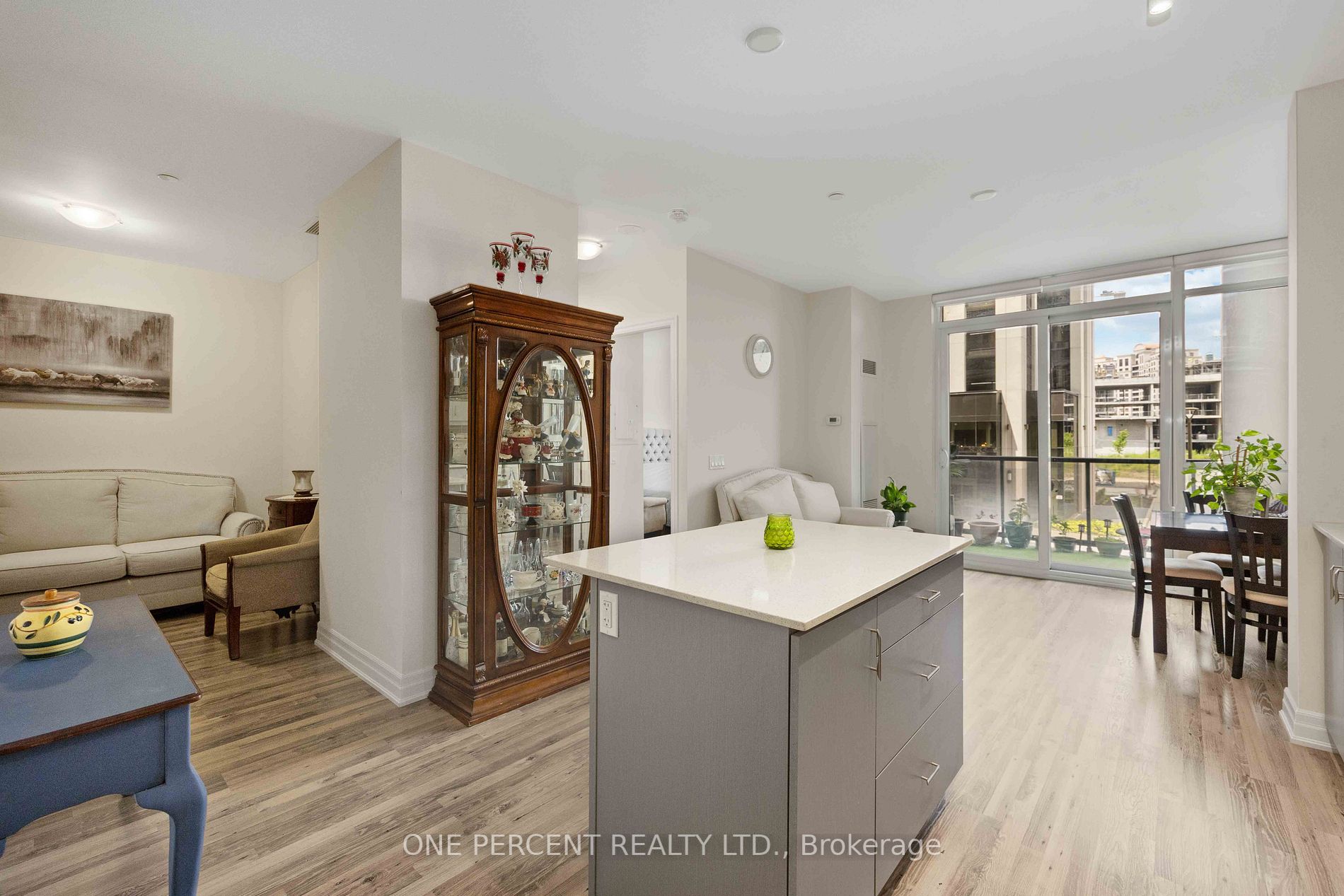 9075 Jane Street, #201