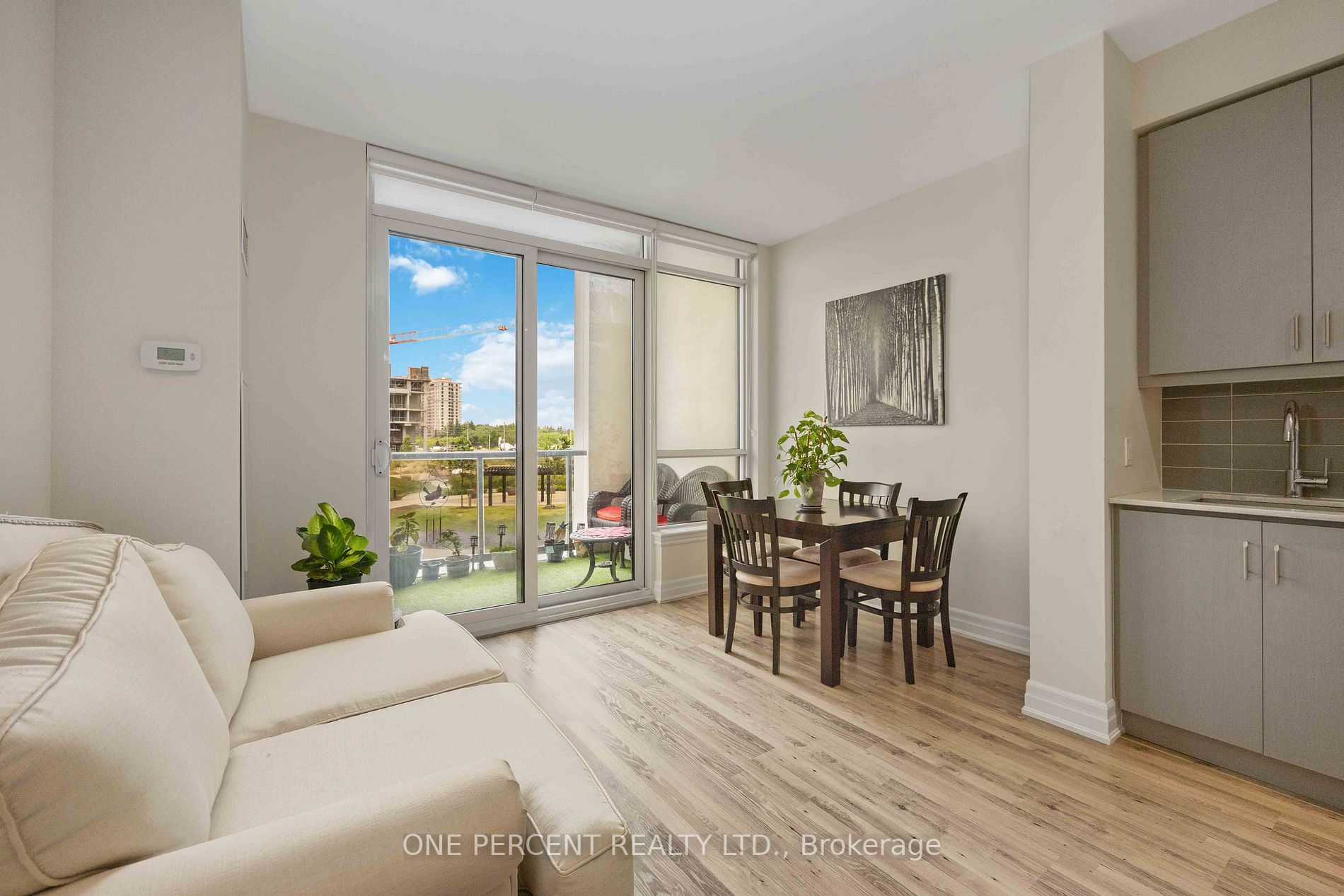 9075 Jane Street, #201