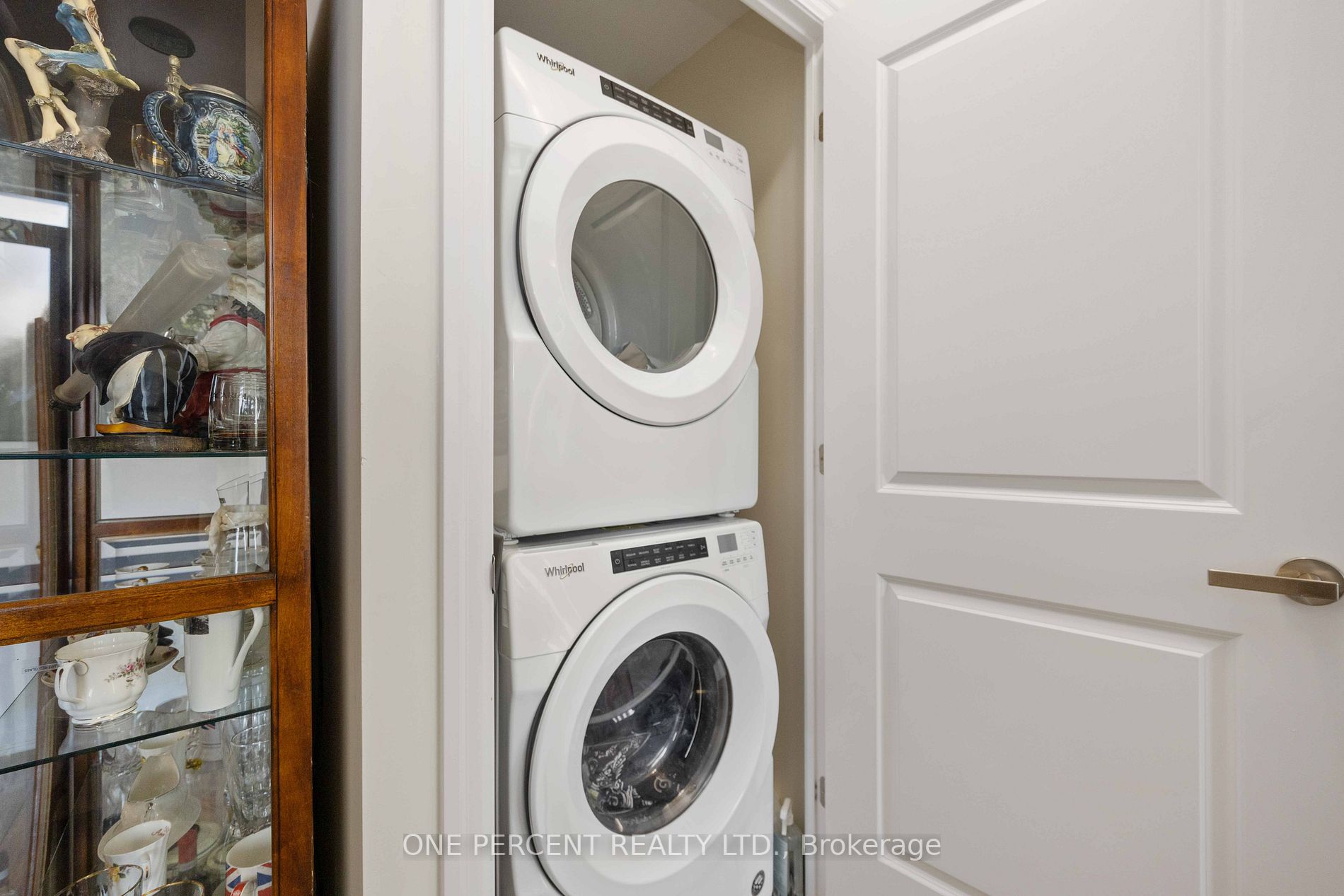 9075 Jane Street, #201