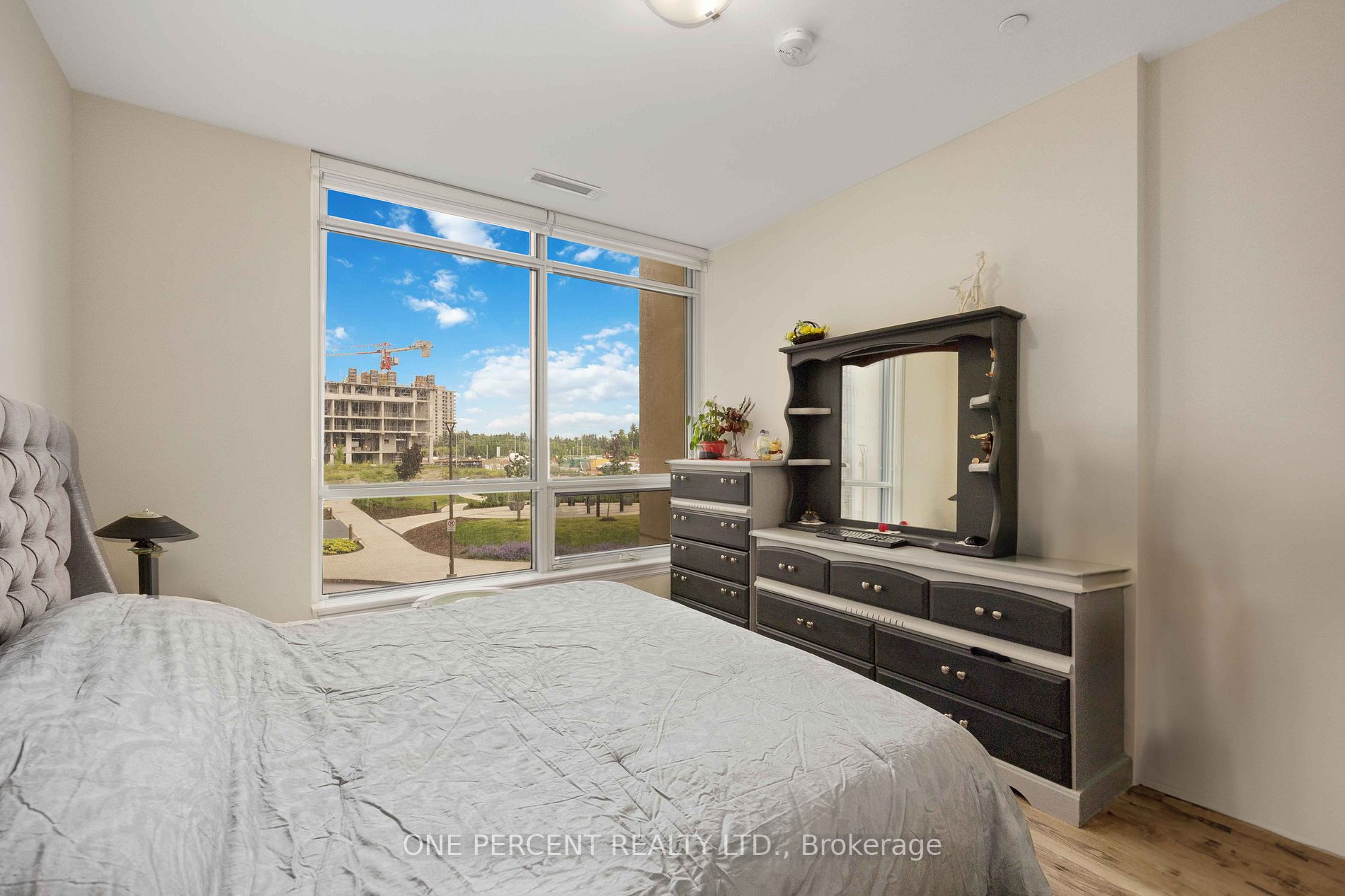 9075 Jane Street, #201