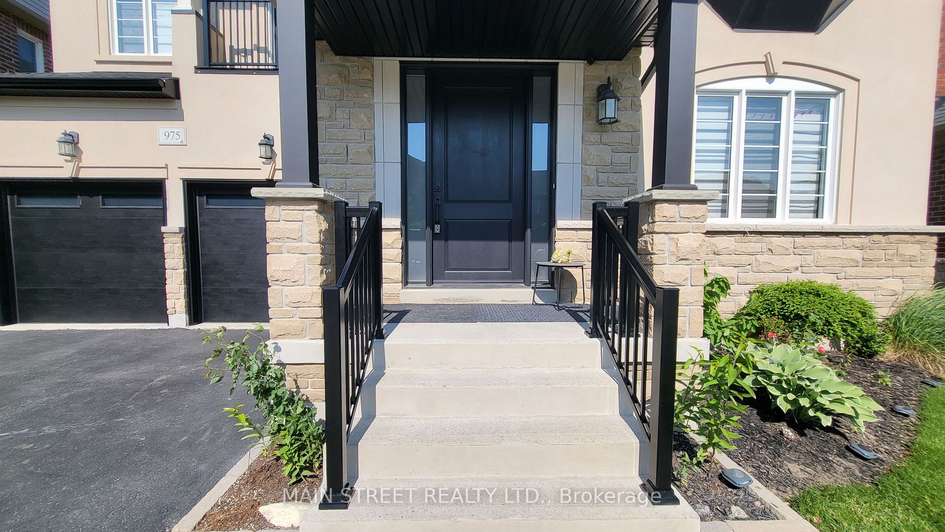975 Goring Circle