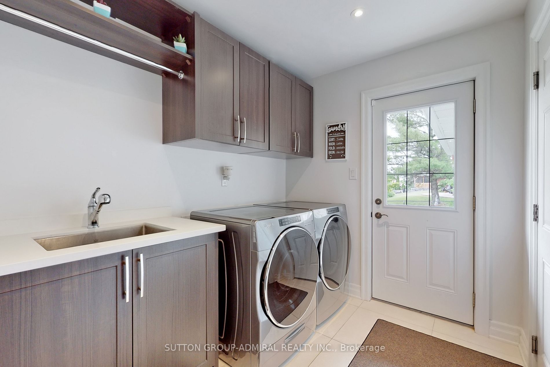 2 Grandview Crescent