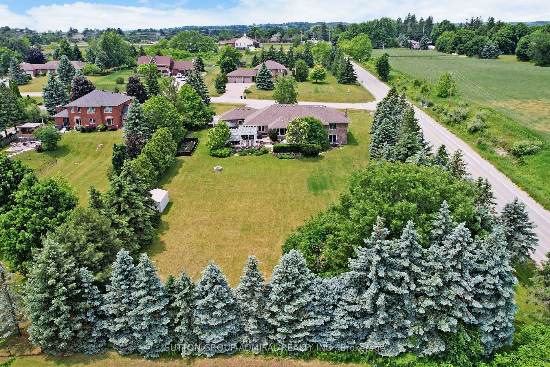 2 Grandview Crescent