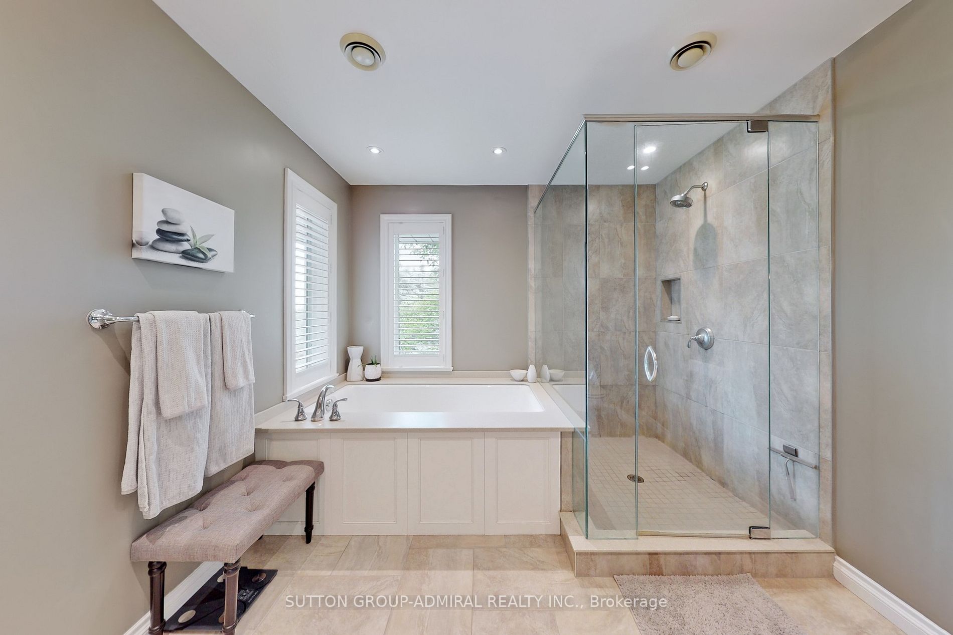 2 Grandview Crescent