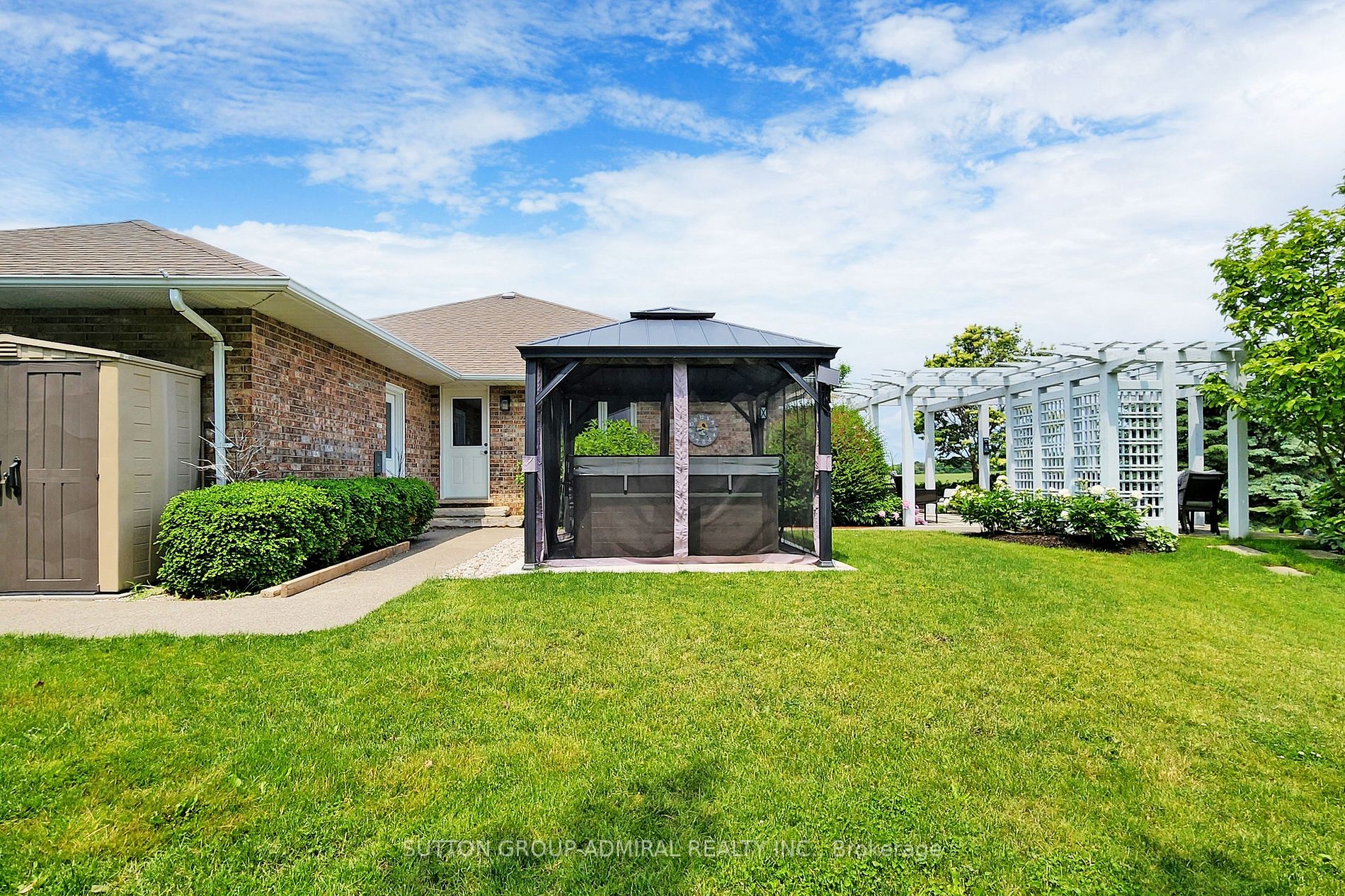 2 Grandview Crescent